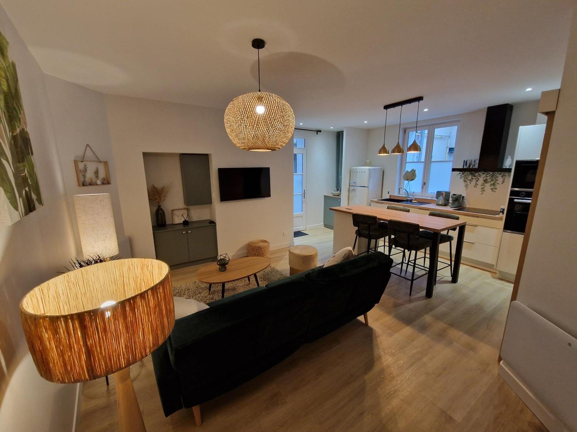 Elegance Showroom - En Hyper Centre Apartment *
